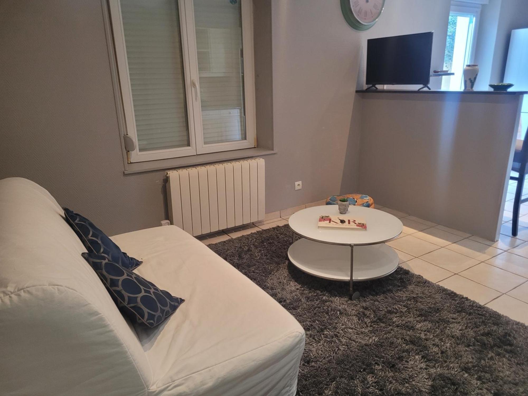 Appartement Cosy Dans Beau Village De Champagne Cormicy Bagian luar foto