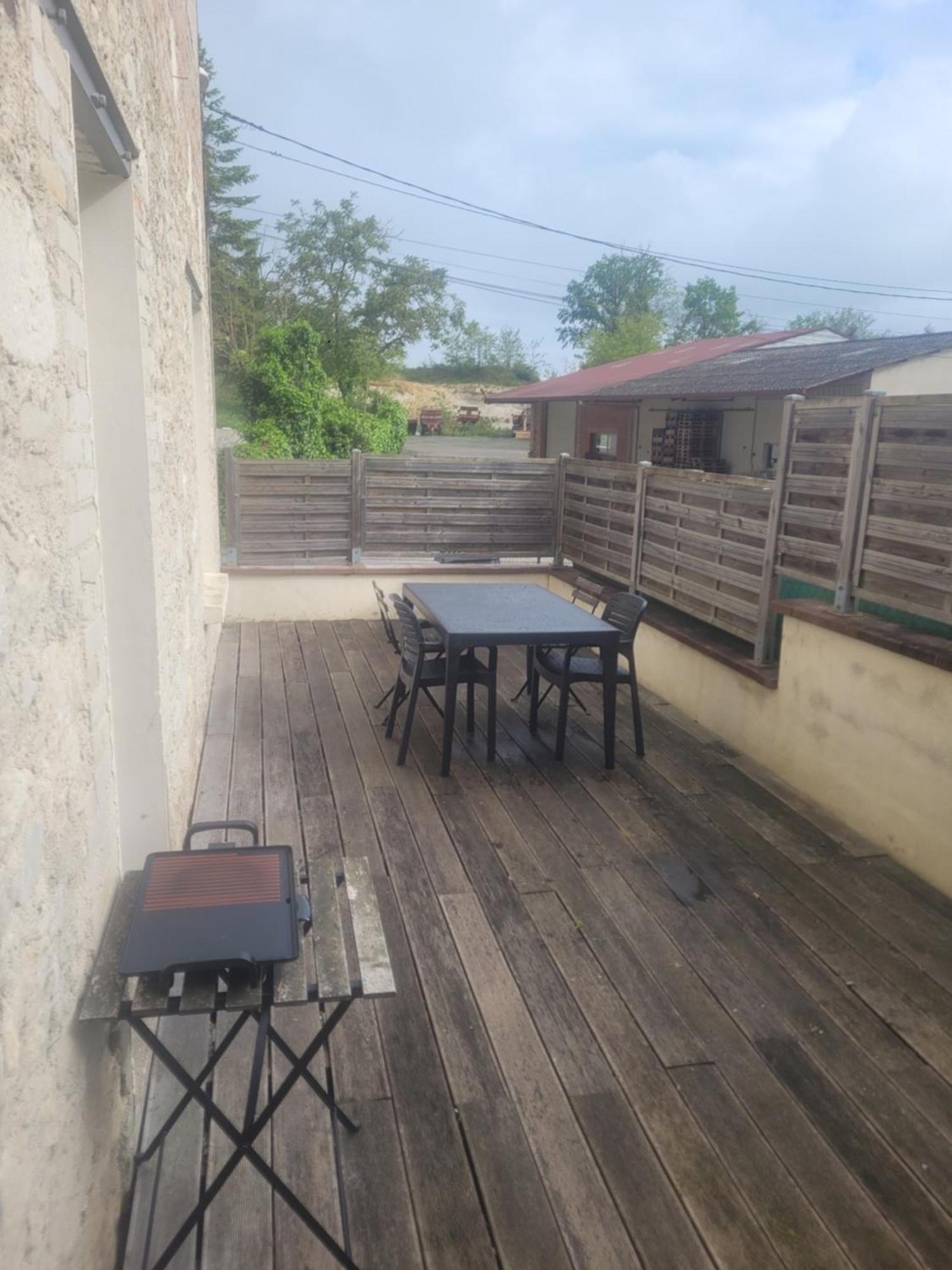 Appartement Cosy Dans Beau Village De Champagne Cormicy Bagian luar foto