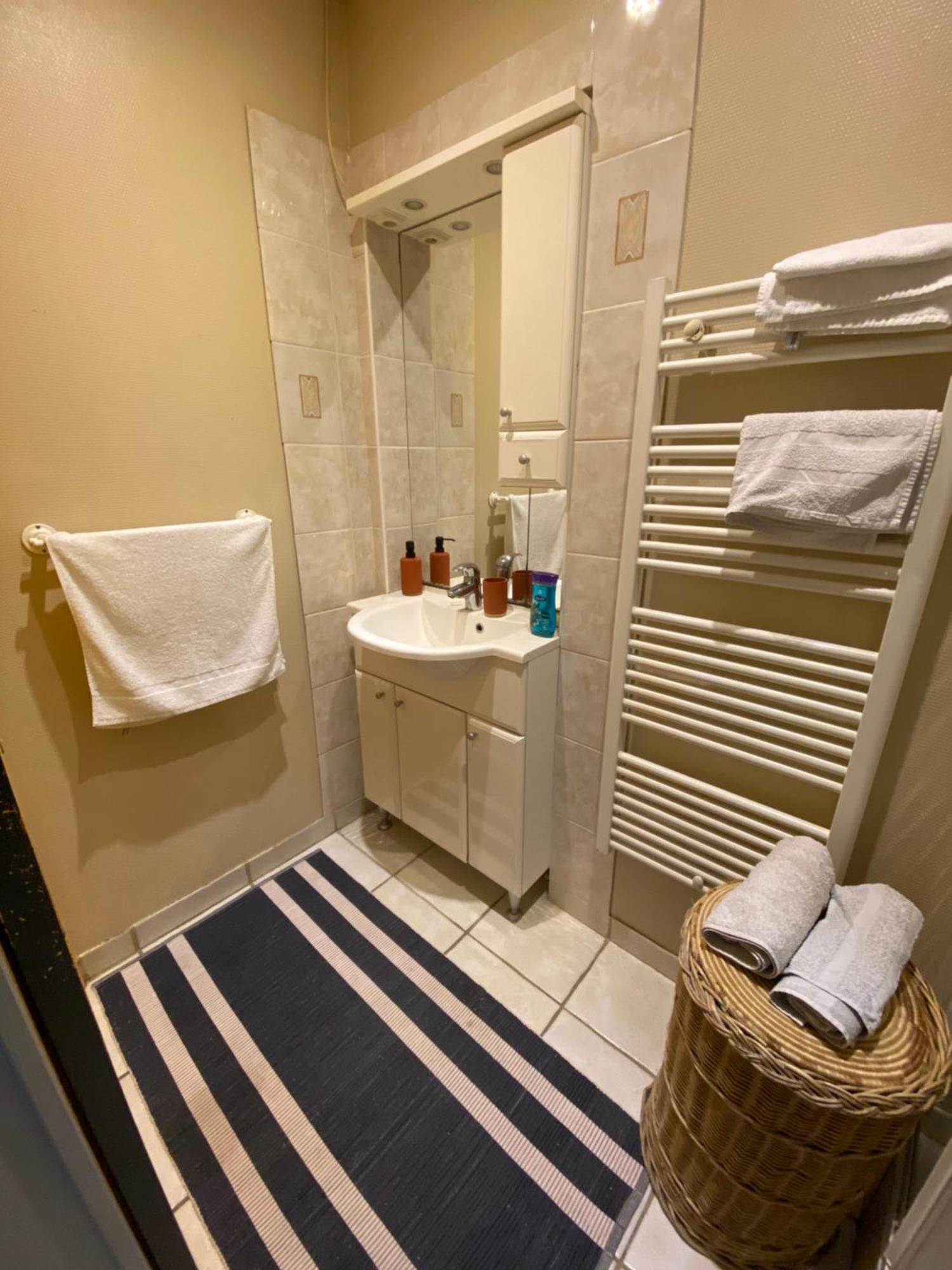 Appartement Cosy Dans Beau Village De Champagne Cormicy Bagian luar foto
